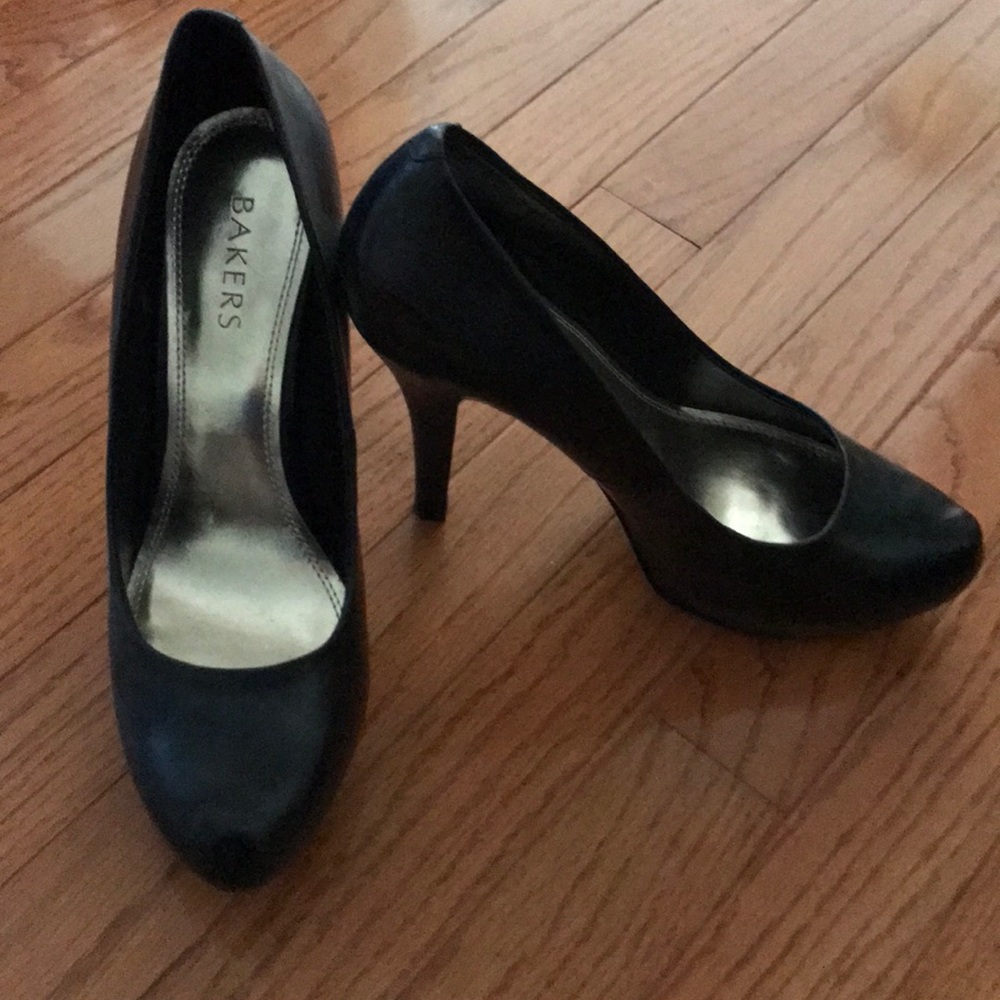 Shoes - Picture 2 of 3